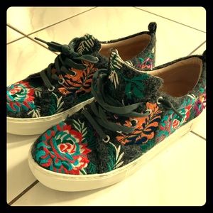 J/Slides Asprie Ladies Size 8.5 Sneakers